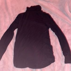 Old Navy black turtle neck. Size medium.